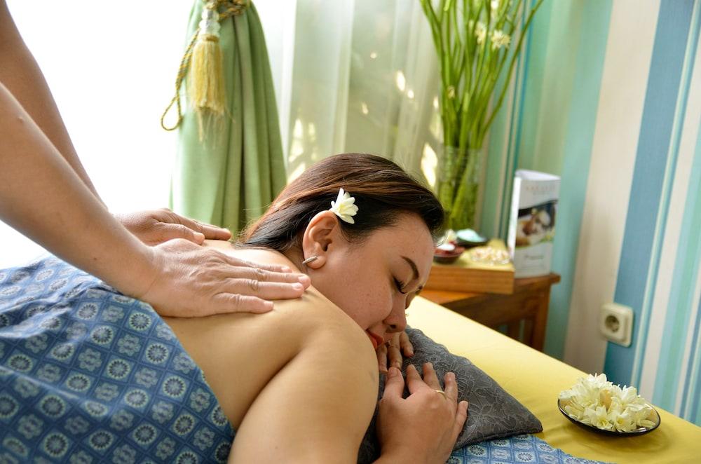 Arcadia Surabaya Hotel Ngoại thất bức ảnh
