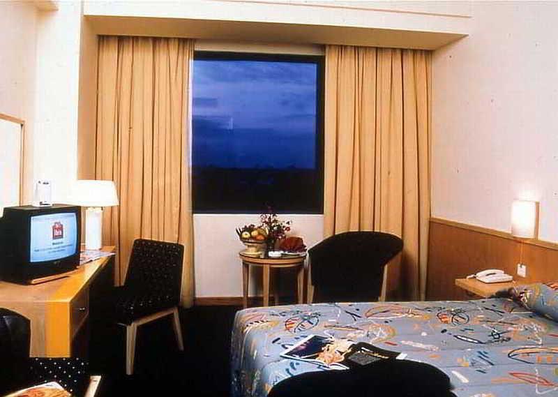 Arcadia Surabaya Hotel Ngoại thất bức ảnh