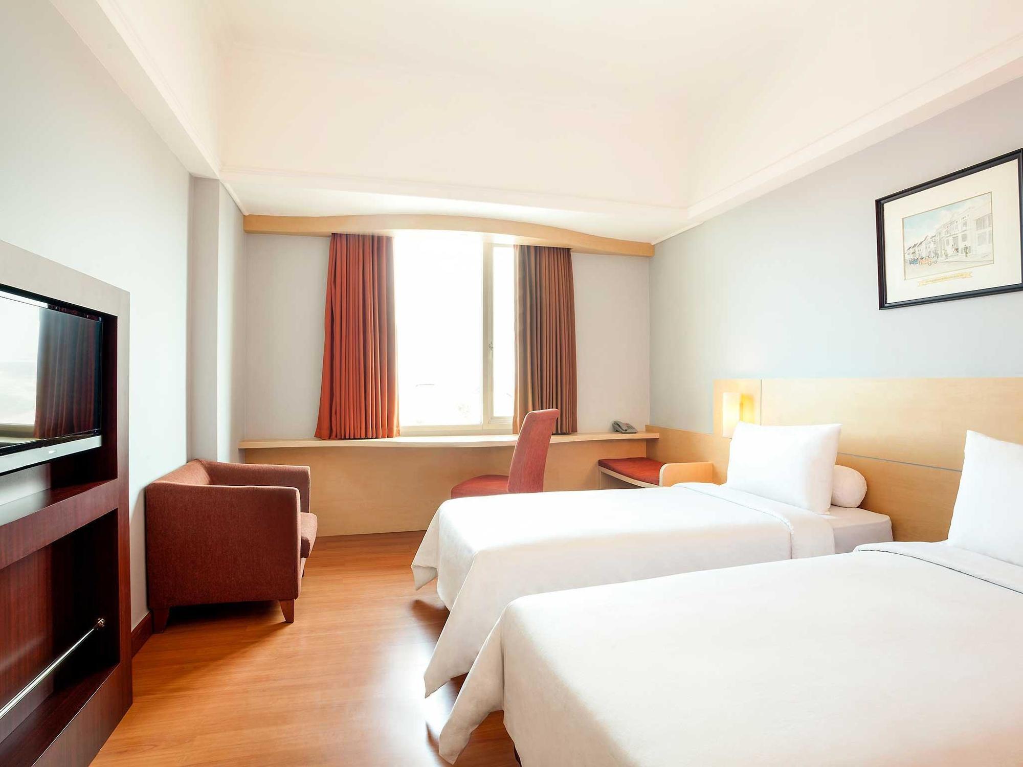 Arcadia Surabaya Hotel Ngoại thất bức ảnh