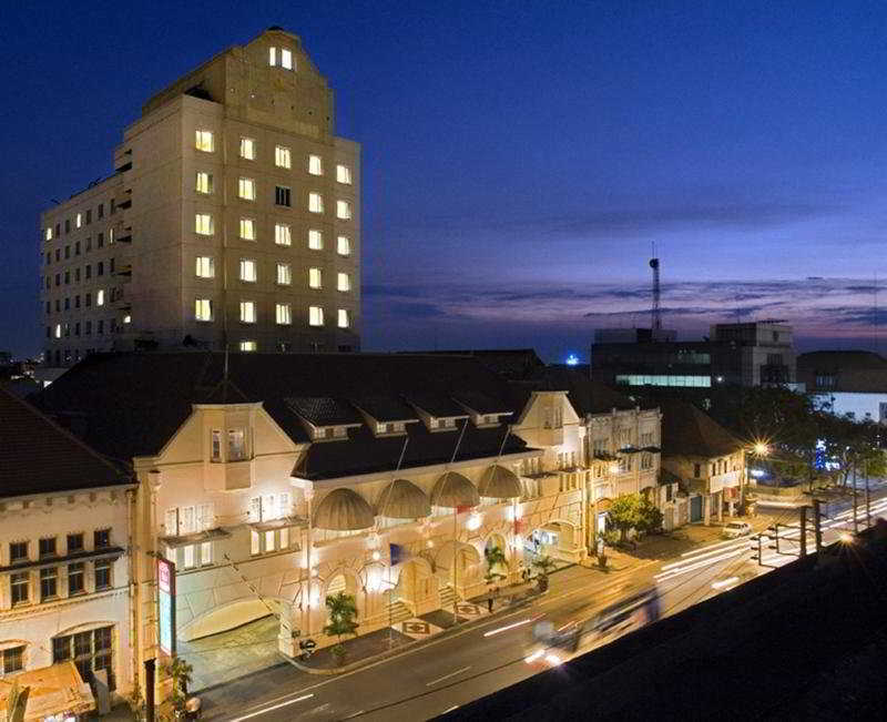 Arcadia Surabaya Hotel Ngoại thất bức ảnh