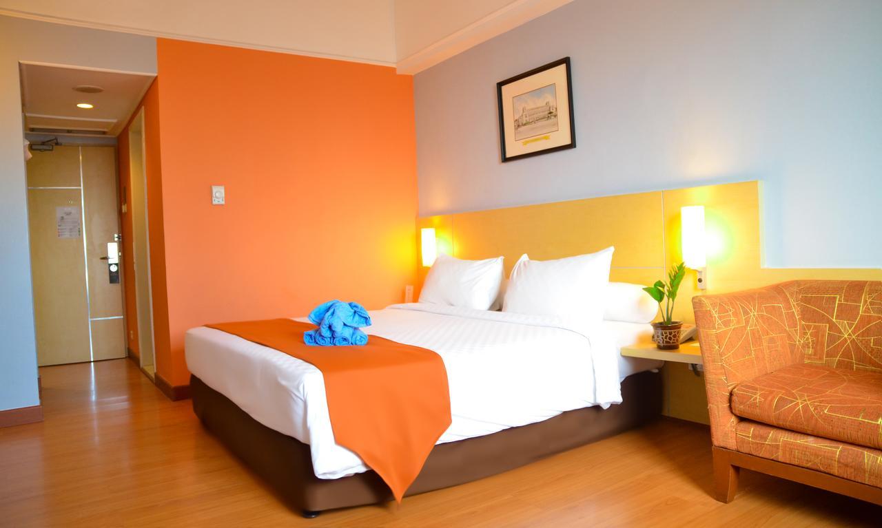 Arcadia Surabaya Hotel Ngoại thất bức ảnh