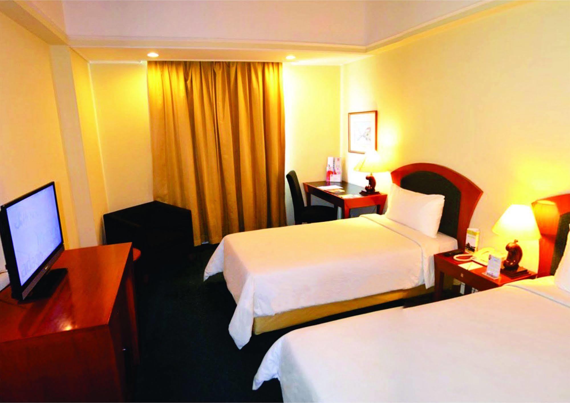 Arcadia Surabaya Hotel Ngoại thất bức ảnh