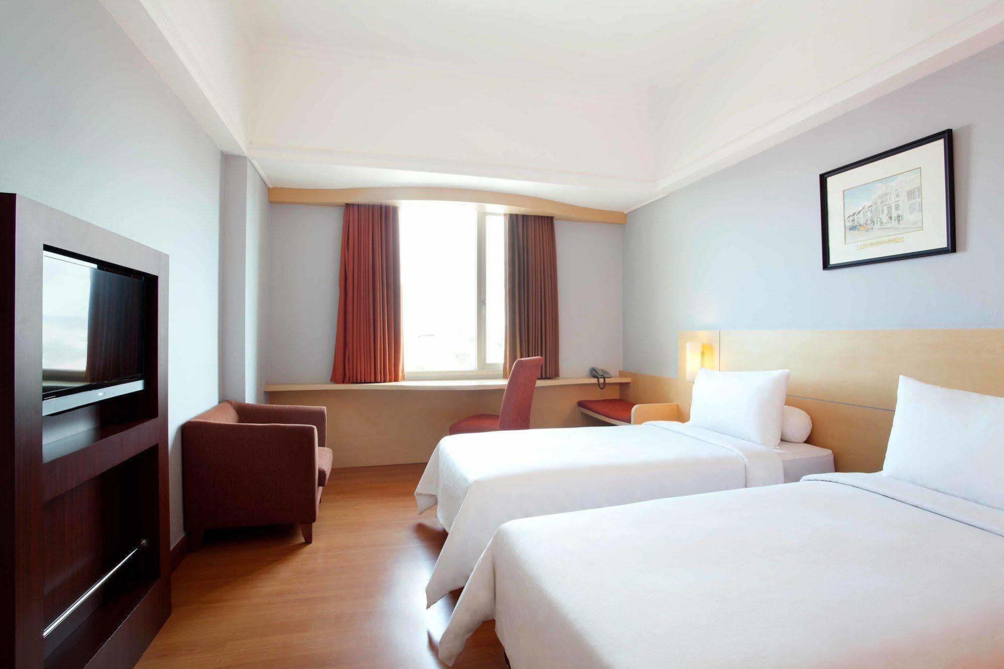 Arcadia Surabaya Hotel Ngoại thất bức ảnh