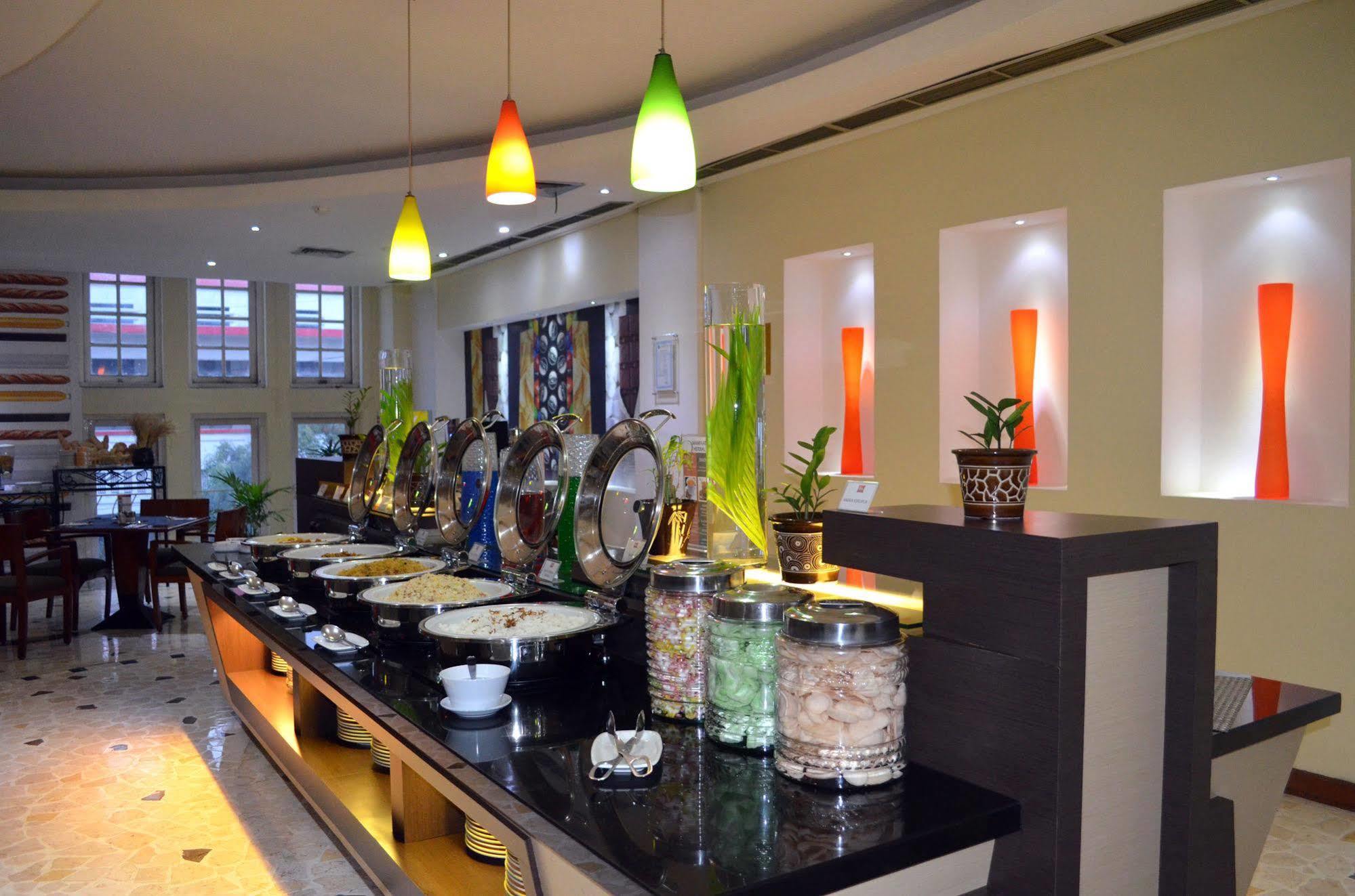 Arcadia Surabaya Hotel Ngoại thất bức ảnh