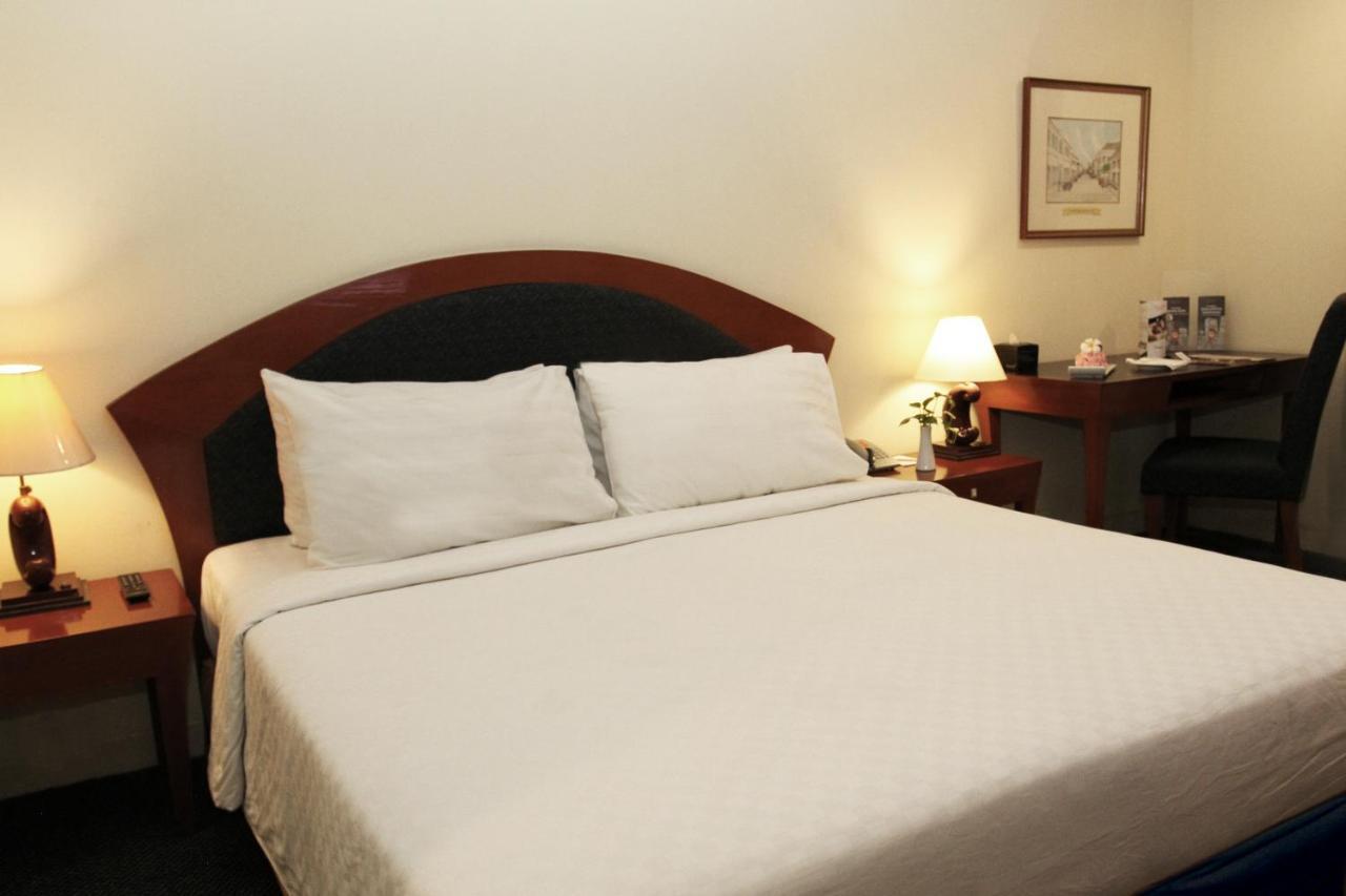 Arcadia Surabaya Hotel Ngoại thất bức ảnh