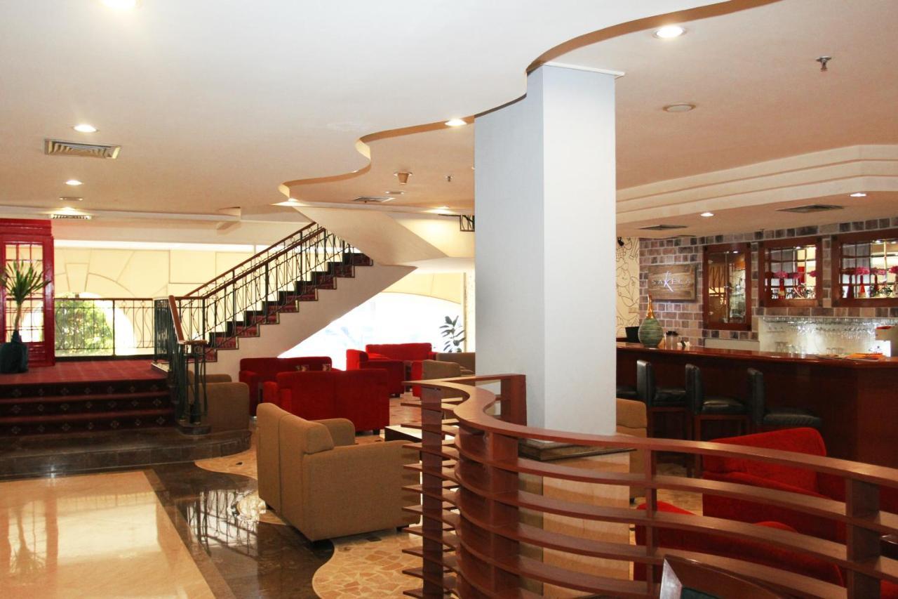 Arcadia Surabaya Hotel Ngoại thất bức ảnh